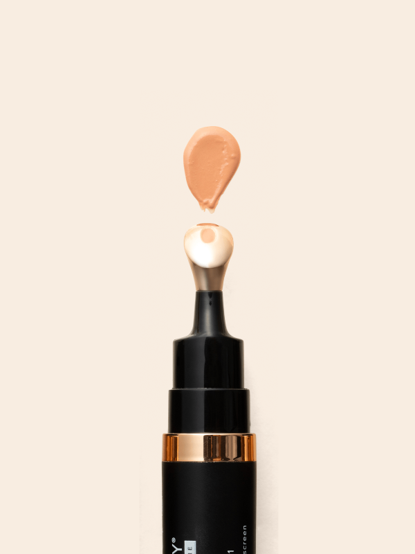 Luminous Eye Corrector SPF 41 - Tan Supply - Image 4