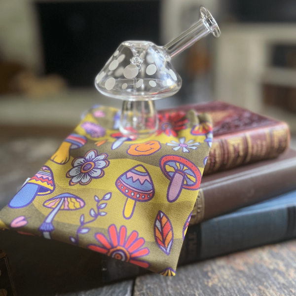Mushroom  Glow-in-the-Dark Mini Bubbler Fashion